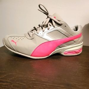 PUMA Women's Tazon 6 Sneaker US 9